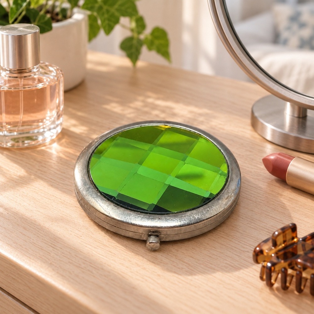 Vintage Style Compact Mirror Green Amber Faceted Glass Silver Tone Round